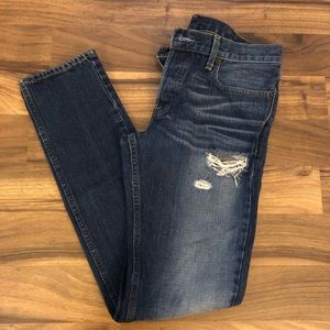 Men’s hollister jeans, great condition.